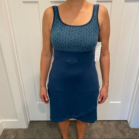 Title Nine Women’s Trellis Blue Connelly Dress w/Built-in Bra Size Medium - Picture 2 of 10